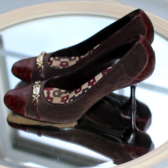 Vintage Gucci Ox Blood/Brown Suede Badge Pump - Picture 4 of 8